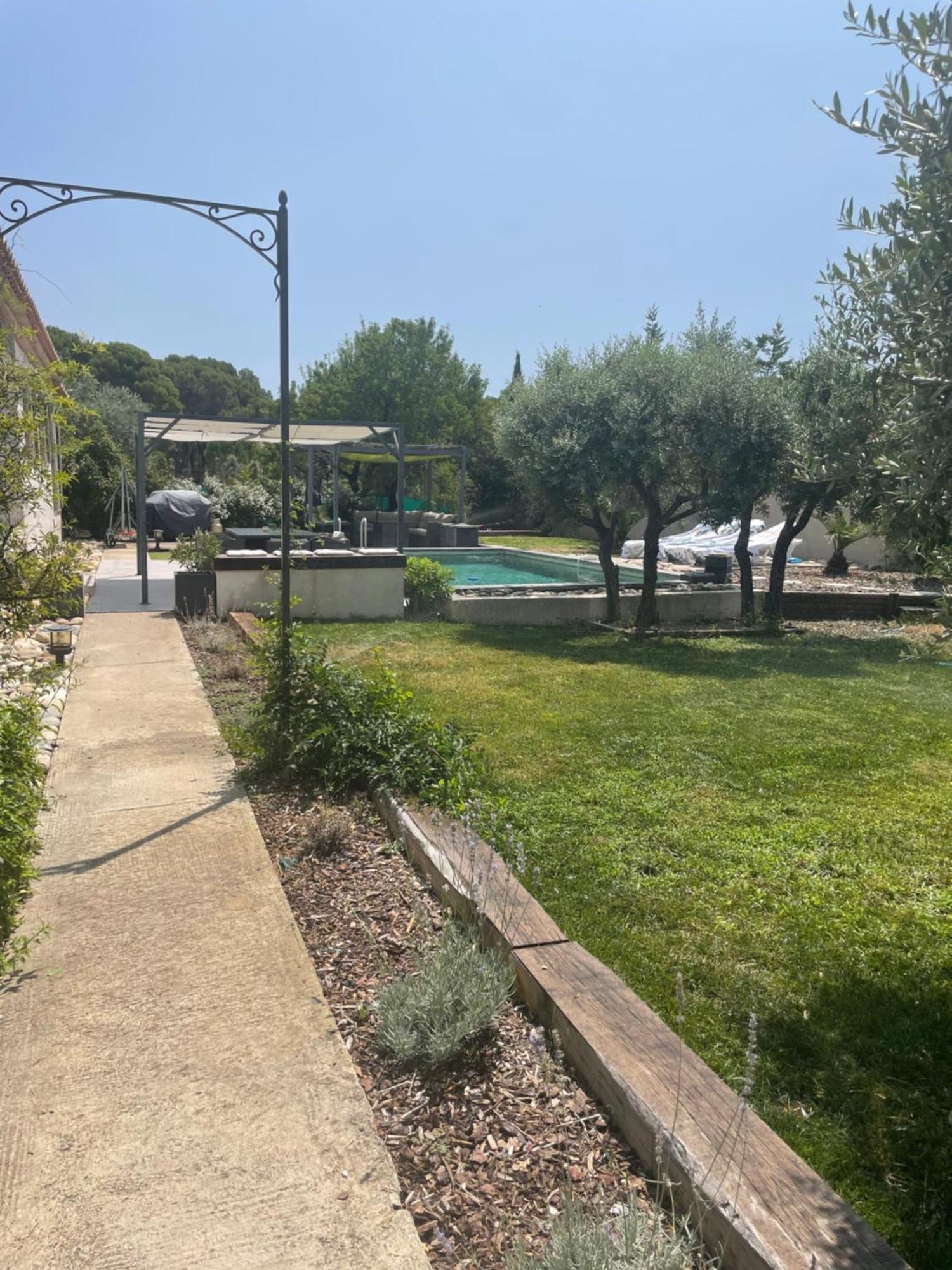 Villa Le Luberon Merindol Exterior photo